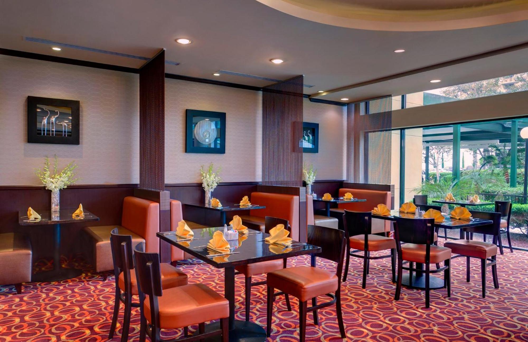 Orange County Hotel Санта Ана Екстериор снимка